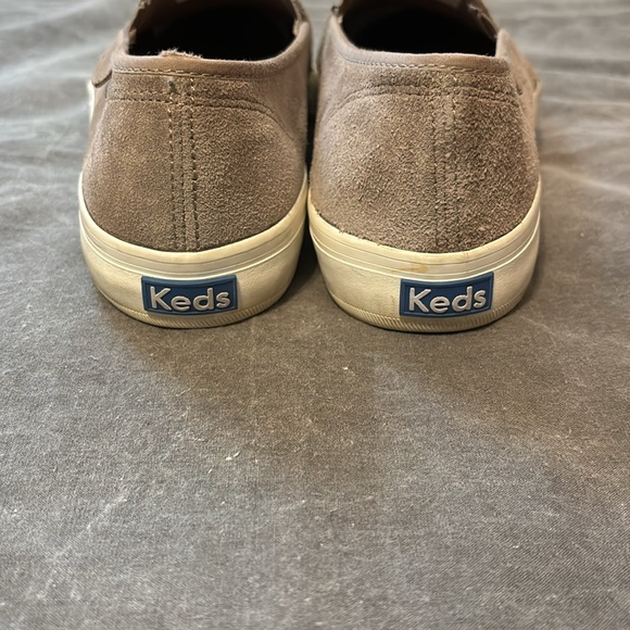 Tan suede Keds. EUC. Size 8 Dream foam soles - Picture 4 of 8